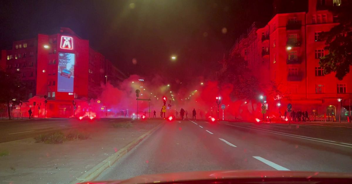 Supporterstök och våldsamt upplopp vid Fridhemsplan SVT Nyheter