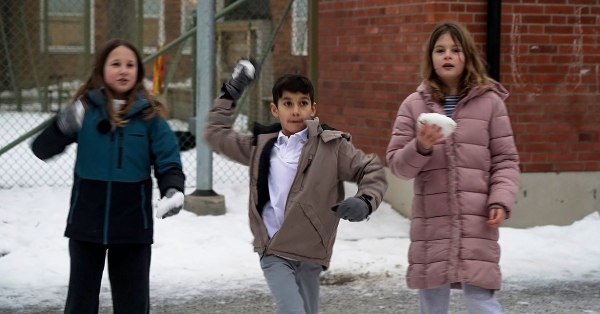 Uppmaningen: Till&aring;t sn&ouml;bollskrig och brottning p&aring; rasterna