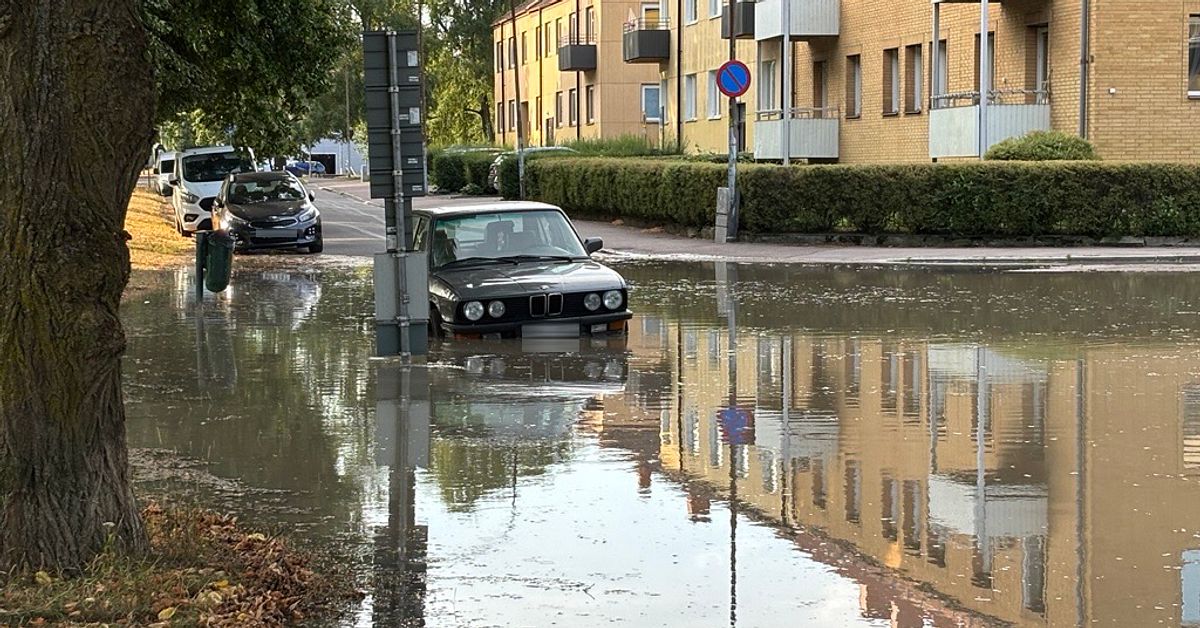 L&auml;cka p&aring; S&ouml;der i Eskilstuna &ndash; vattnet forsar fram