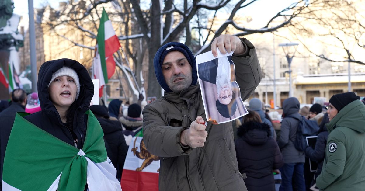 Svensk-iranier hoppas och oroas: &rdquo;Det &auml;r nu det h&auml;nder&rdquo;