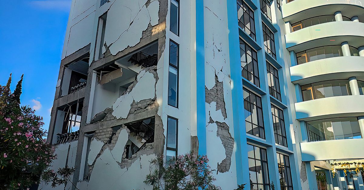 Jordb&auml;vning i Indonesien &ndash; tsunamivarning utf&auml;rdades