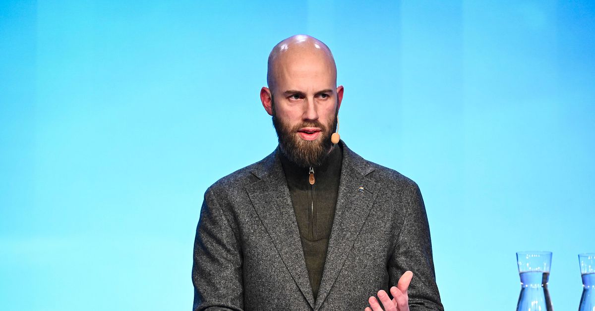 Följde efter Carl-Oskar Bohlin (M) – fyra åtalas för ofredande