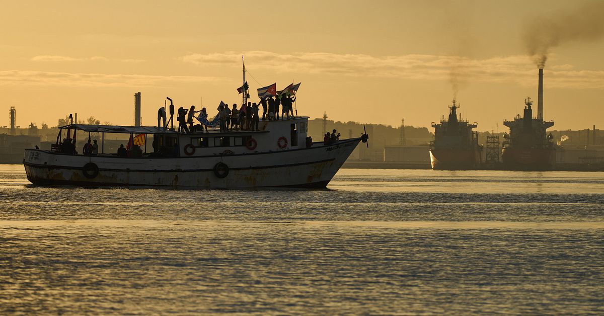 Två fartyg med nödhjälp till Kuba försvunna