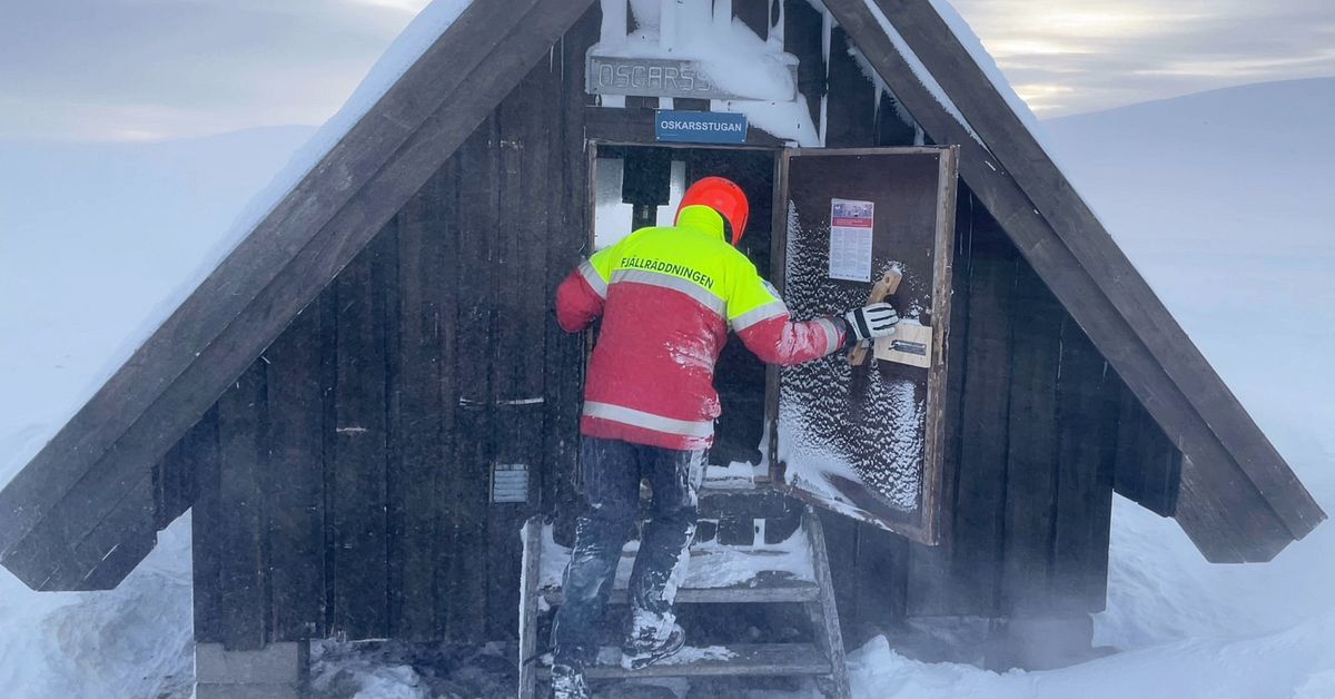 Snöstorm i Grövelsjöfjällen – följ med och ta skydd i rastskyddet | SVT ...