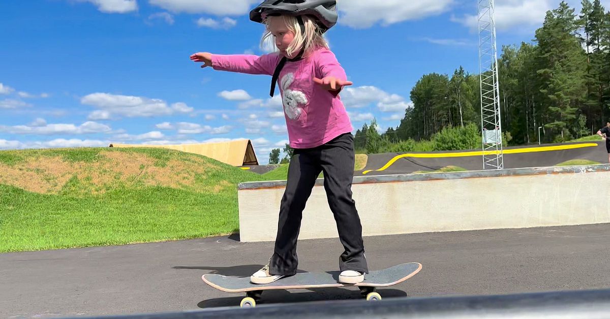 Sally, 5, &aring;ker nya pumptracken i Med&aring;ker: &rdquo;Ska g&aring; fort&rdquo;