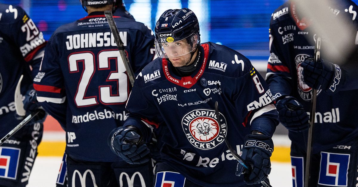 Linköpingsspelare firar efter två snabba mål mot Örebro