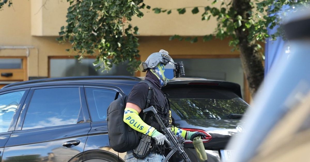 Misstänkt mordförsök mot polis i Södertälje
