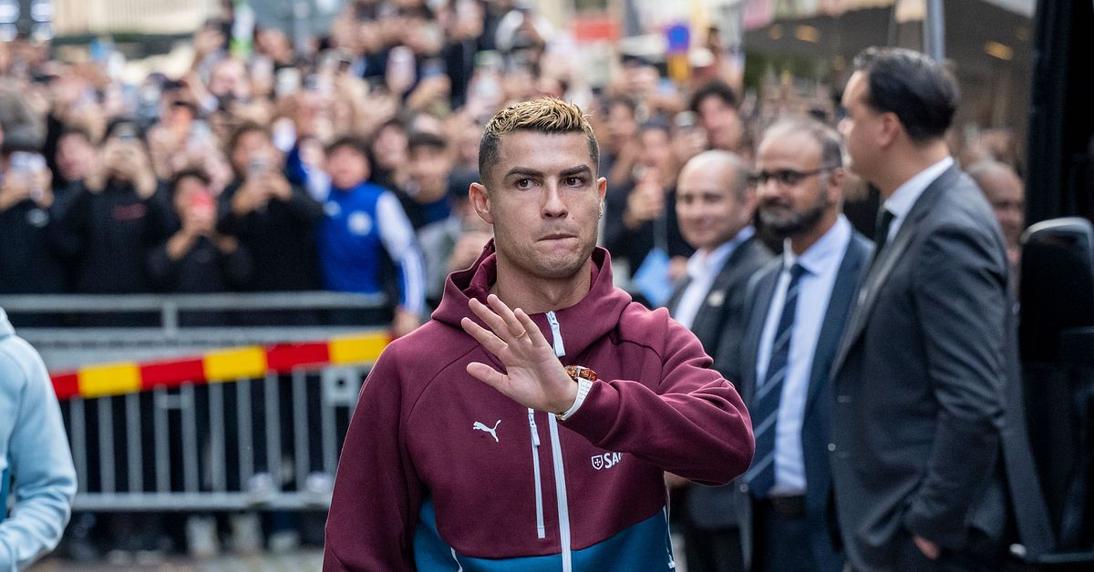 Cristiano Ronaldo l&auml;mnar samlingen i privatjet