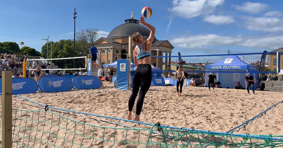 Folkfest i Karlskrona &ndash;  Stortorget har blivit beachvolley plan