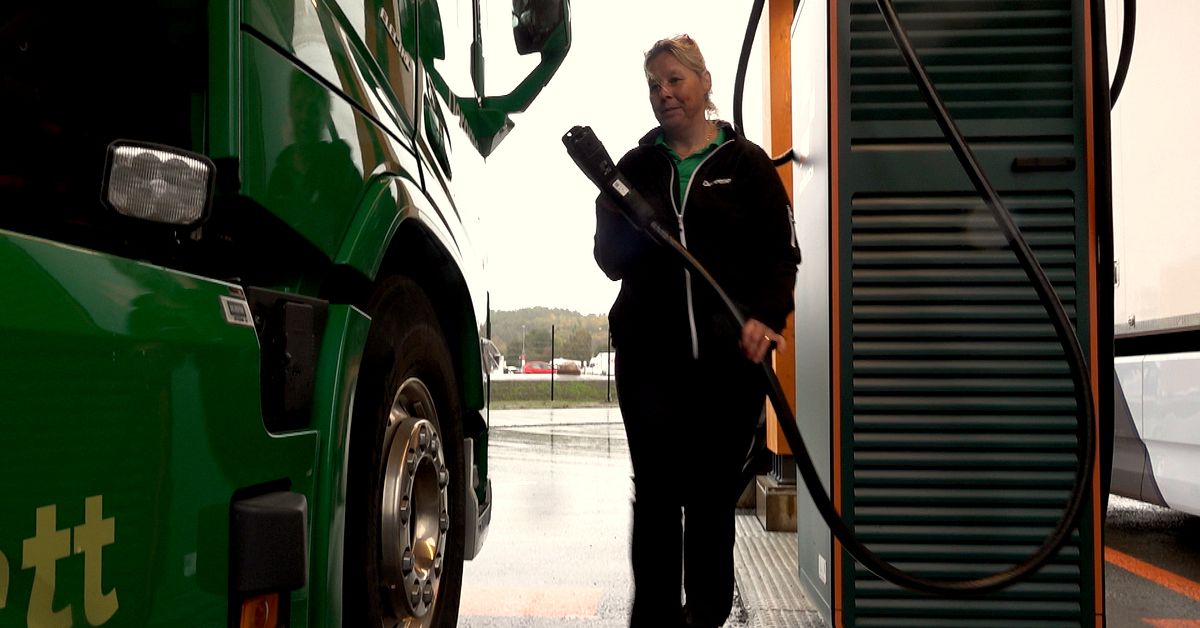Laddstation för tung trafik öppnad i Varberg: ”Vi måste ställa om”