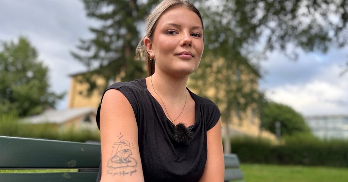 19-åriga Malva i Östersund tatuerade en groda – för att minnas orden från skolkuratorn
