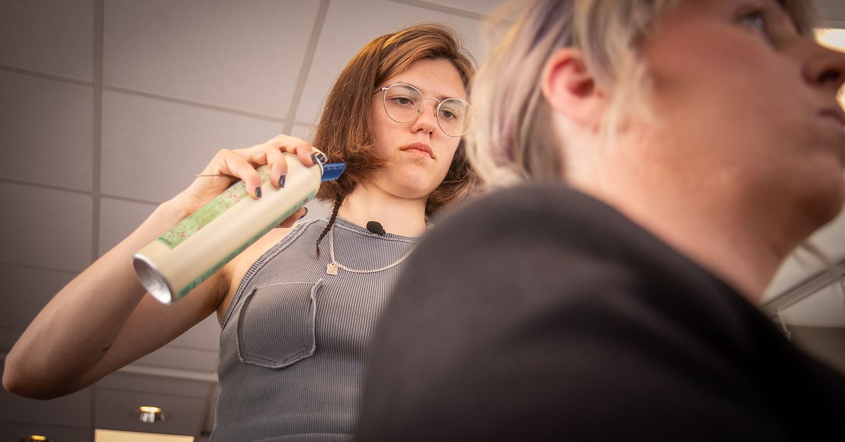 Ellen, 22 &aring;r tar sig till yrkes-VM i Kina &ndash; siktar p&aring; Fashion week