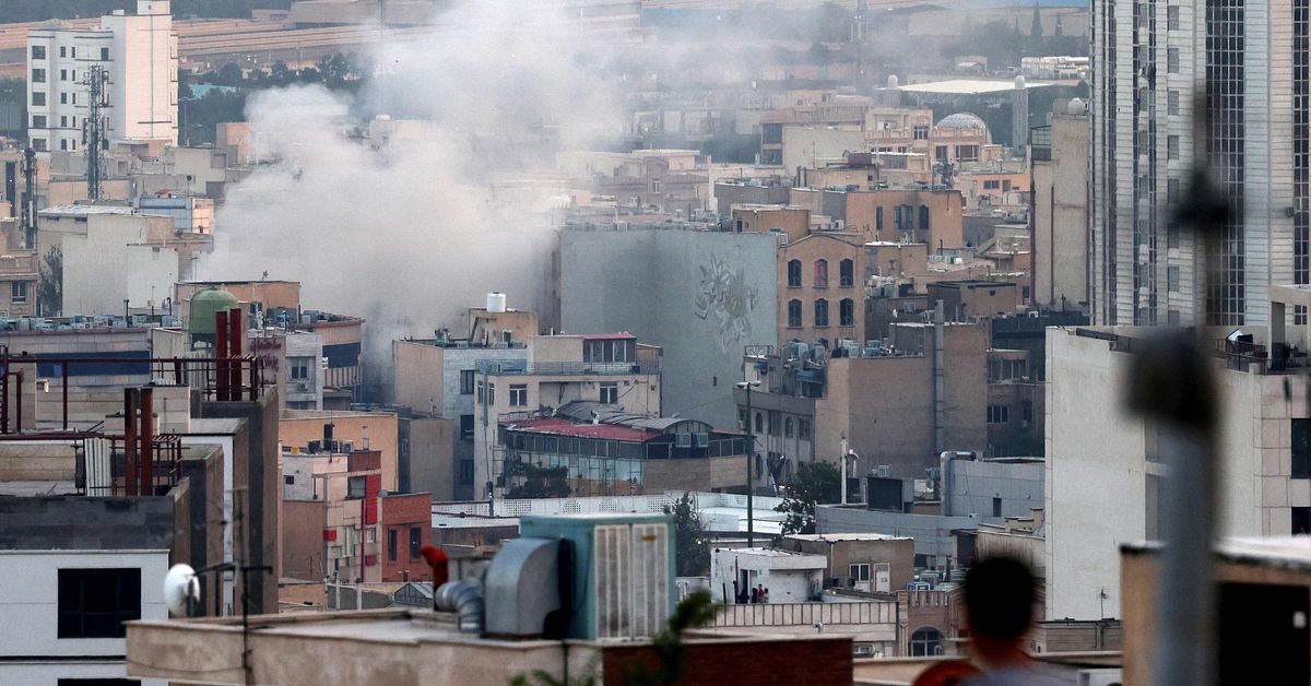 Sara i Iran: ”Vårt liv har hamnat mellan Israels och Irans politik”