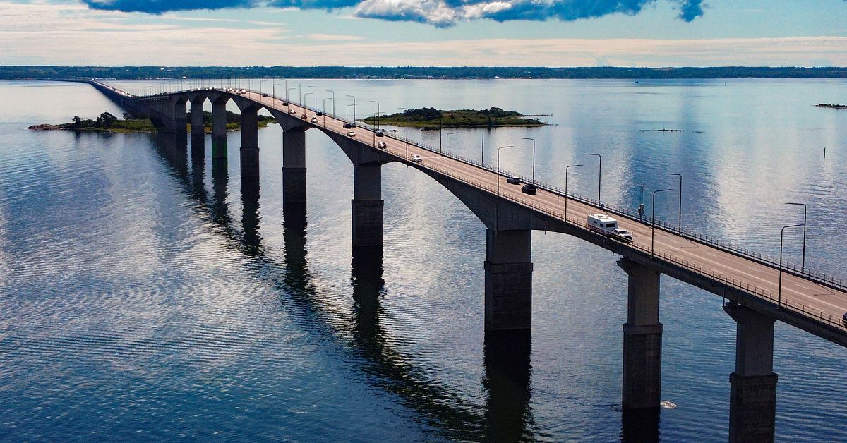 Triathleter riskerar diskning från Ironman – cyklar på Ölandsbron