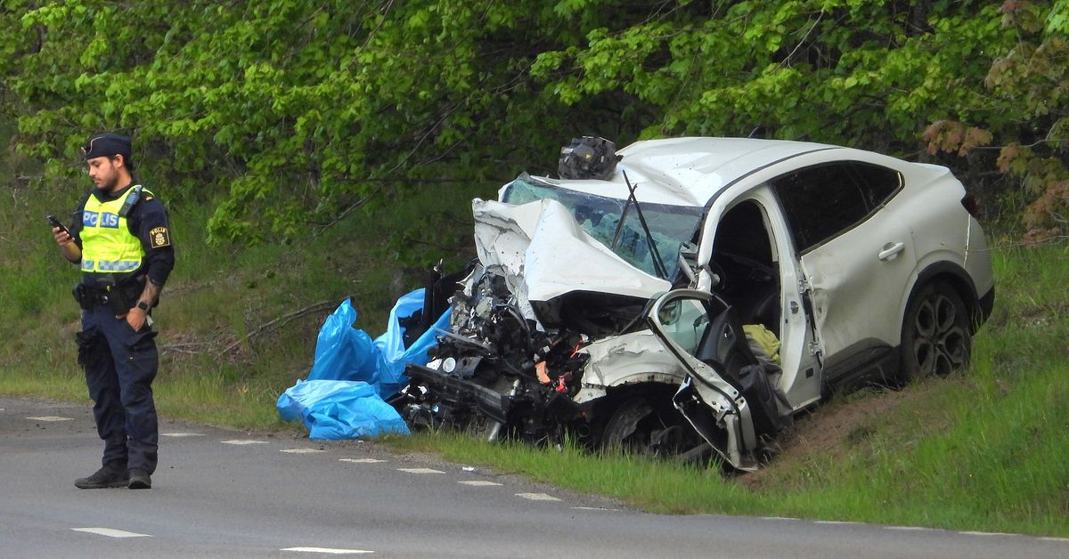 Flera drabbade i trafikolycka utanf&ouml;r S&ouml;derk&ouml;ping