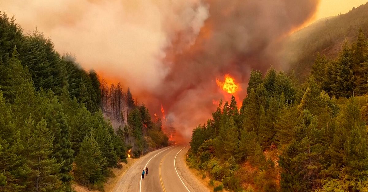 Tusentals turister evakueras efter br&auml;nder i Patagonien