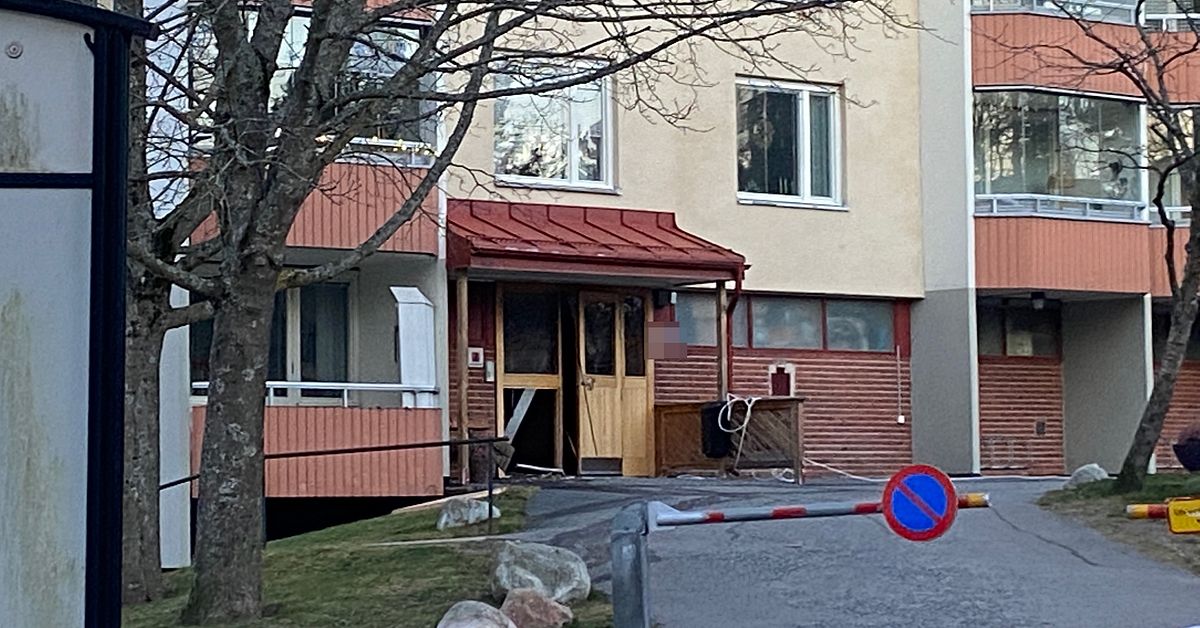 Äldre kvinna skadades svårt i sprängning i Tyresö – man döms