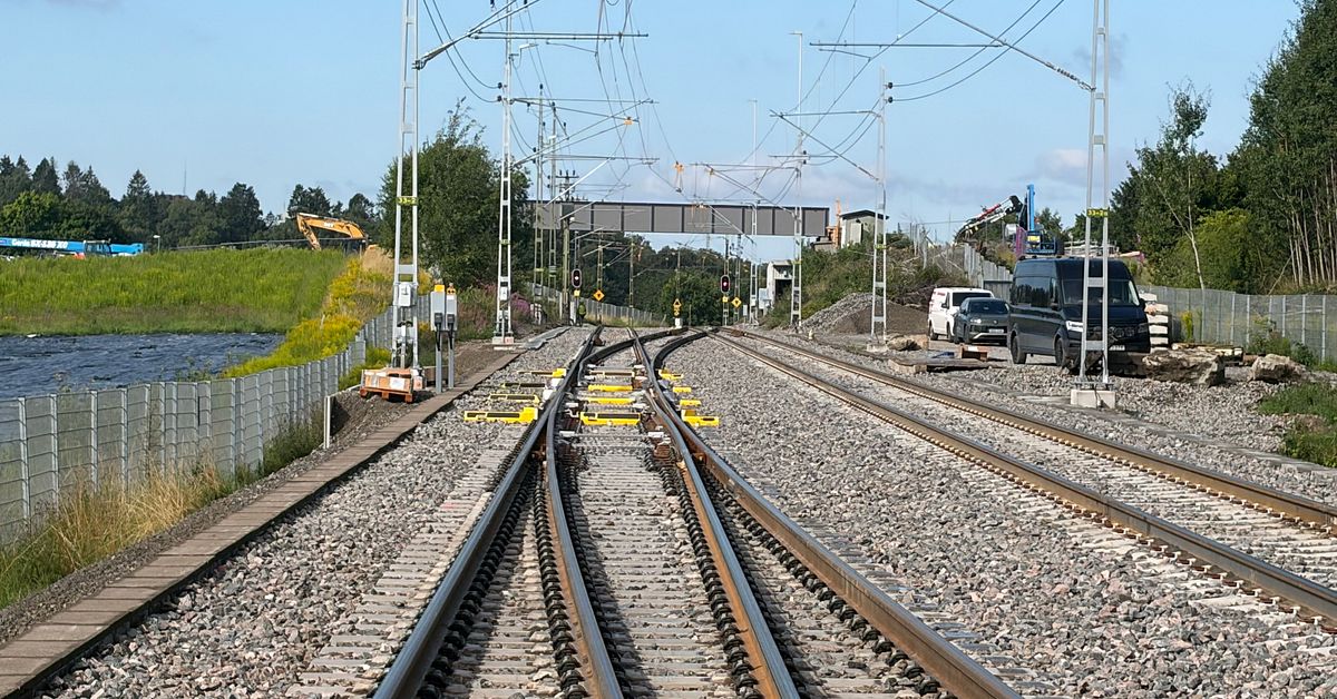 Efter fem veckors sp&aring;rarbete &ndash; nu &ouml;ppnar pendelt&aring;gstrafiken till S&ouml;dert&auml;lje igen
