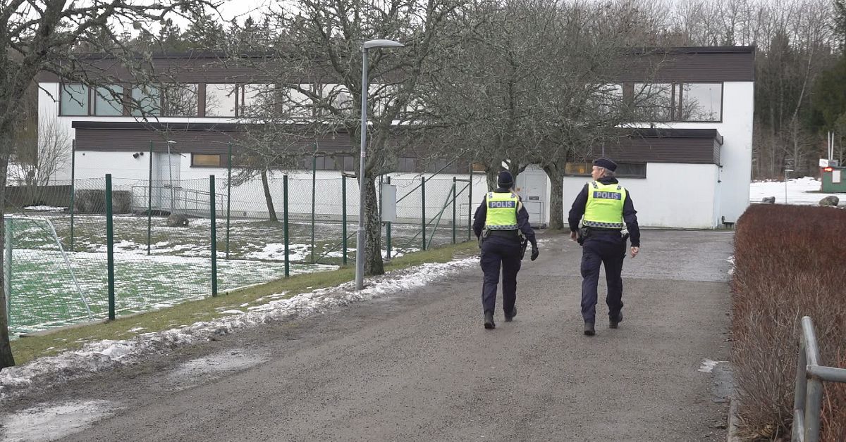 Polisen lägger ned utredning om knivskuren lärare i Upplands Väsby