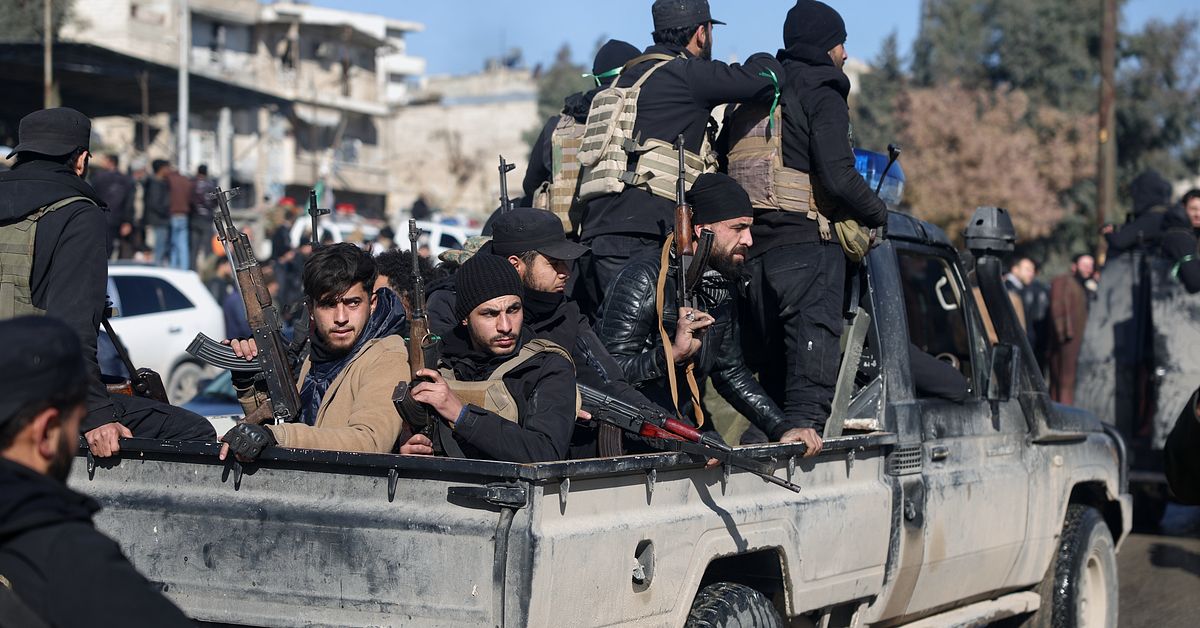 Syrien avslutar milit&auml;r aktivitet i Aleppo &ndash; tiotusentals har flytt