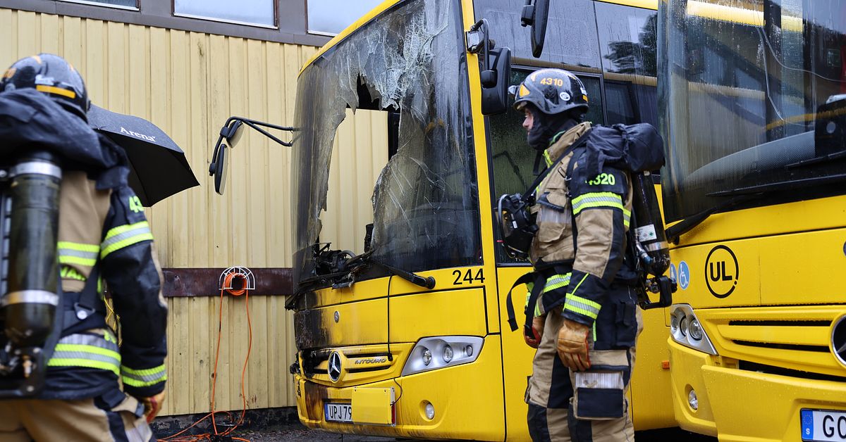 UL-buss brann p&aring; parkering i Alunda &ndash; troligen orsakad av blixt