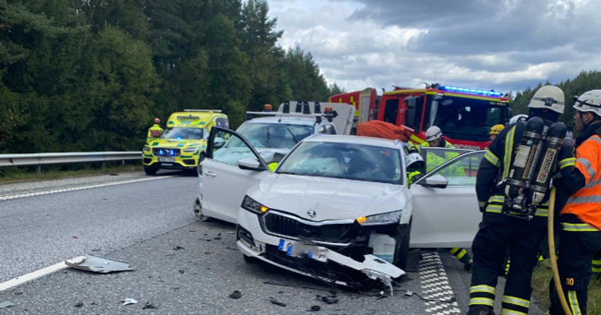 &Auml;nglavakt n&auml;r bil rammade bilk&ouml; p&aring; E4