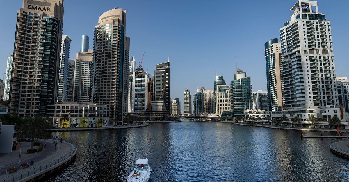 Svenskt gängkriminellt par utlämnat från Dubai