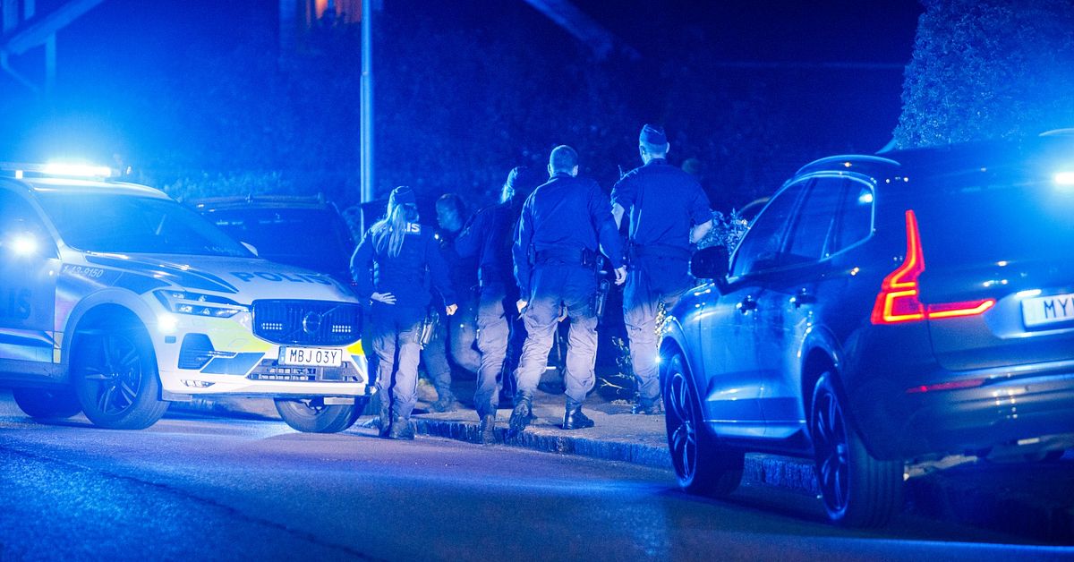 Skottlossning i J&ouml;nk&ouml;ping &ndash; tre till sjukhus