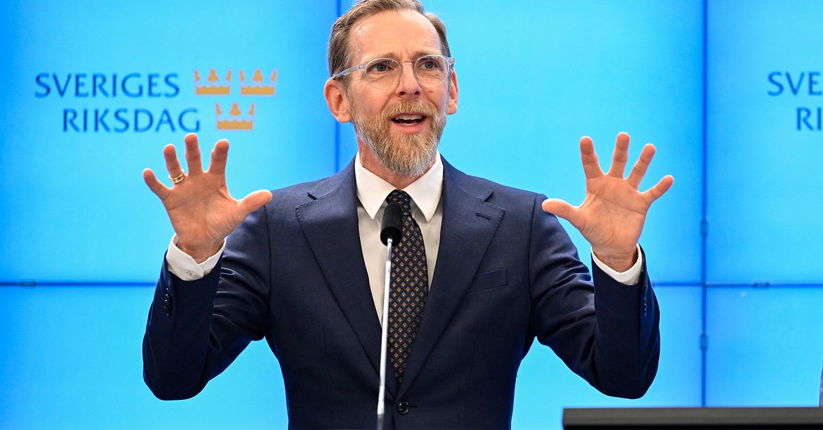 Folkh&auml;lsomyndigheten ska utreda &aring;ldersgr&auml;ns f&ouml;r smartphones