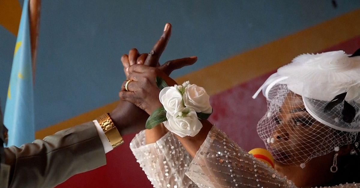 Åtgärder vid bröllop efter ökning av Ebola : ”Inga kyssar”