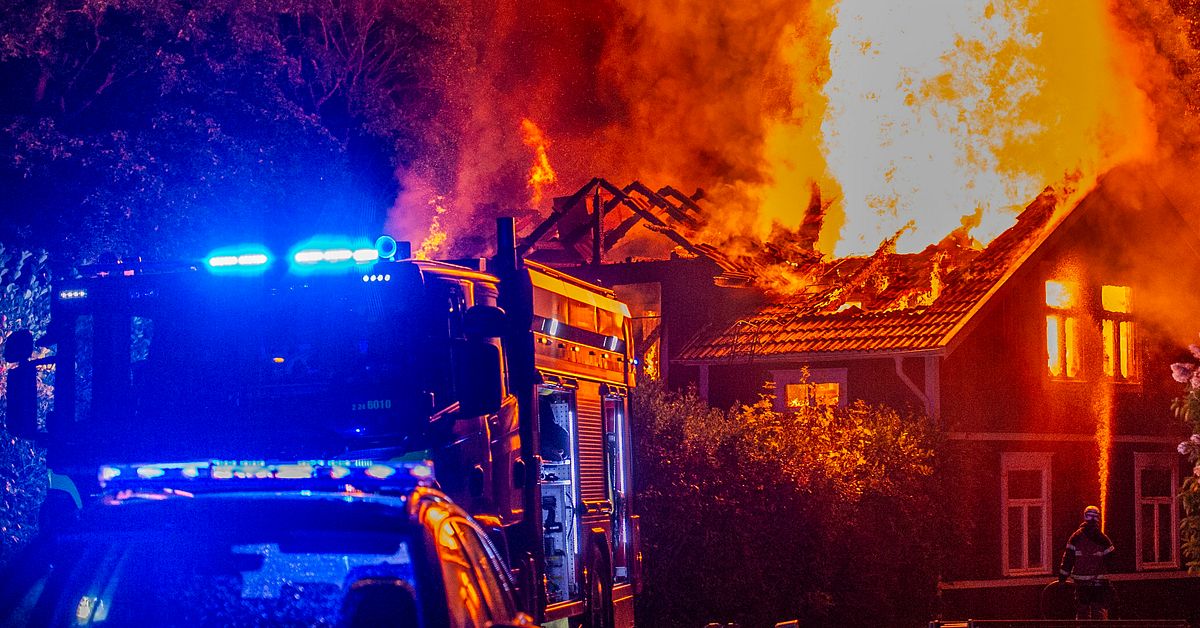 Villa totalf&ouml;rst&ouml;rd i brand utanf&ouml;r S&ouml;derb&auml;rke