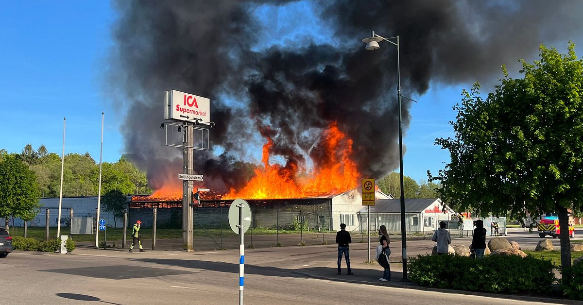Un violent incendie dans un ancien bâtiment à Örkelljunga