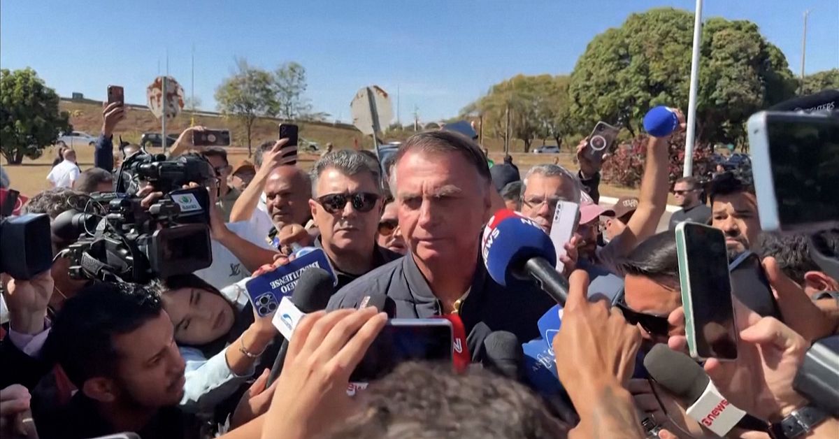 Storpolitiskt spel i åtalet mot Jair Bolsonaro – sätts i fotboja