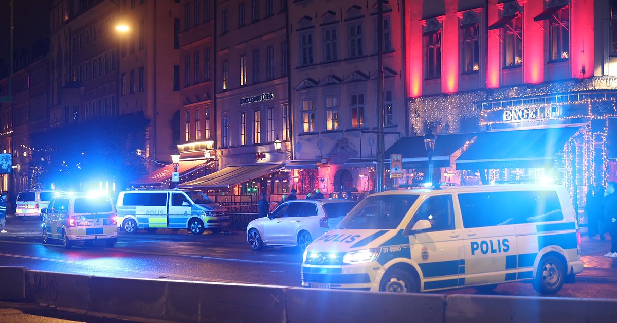 Väktare död efter bråk i Gamla stan | SVT Nyheter