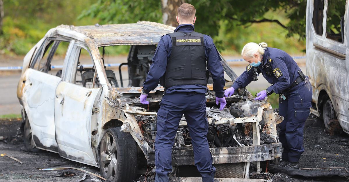 Polisen utreder – utbränd bil kan vara flyktbil från Mälarhöjdens IP ...