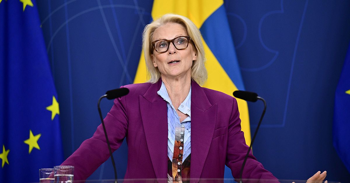 Regeringen: Sveriges ekonomi tappar fart