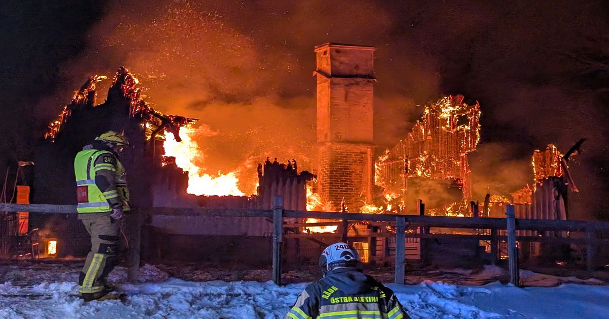 Fullt utvecklad brand i villa i Backaryd