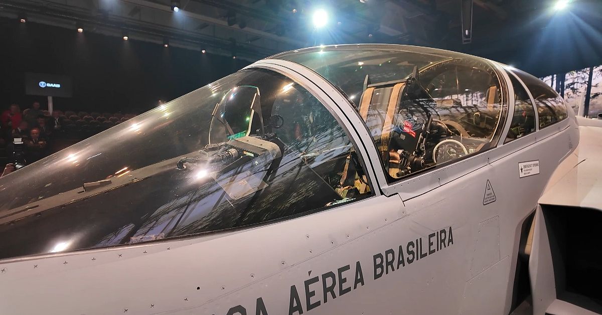 Saab premi&auml;rvisade nya tv&aring;sitsiga Gripen i Link&ouml;ping