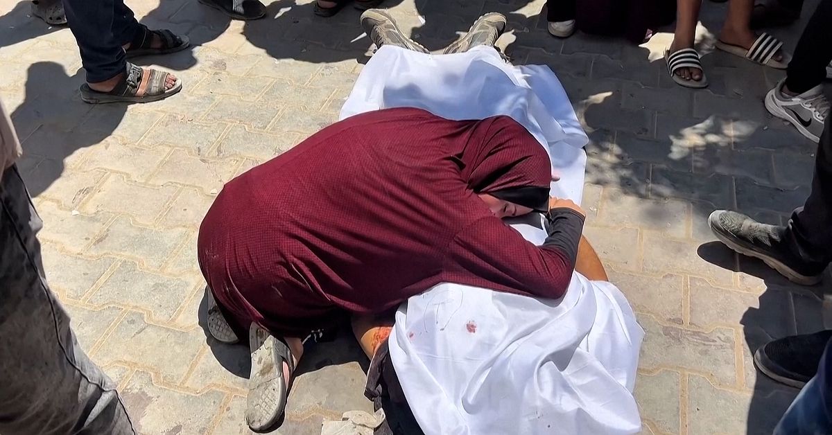 Över 100 palestinier dödade i väntan på nödhjälp i helgen