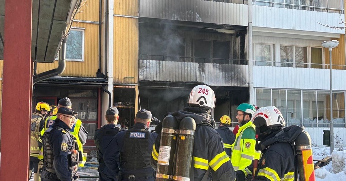 Brand i l&auml;genhet i Gottsunda &ndash; personer f&ouml;rda till sjukhus
