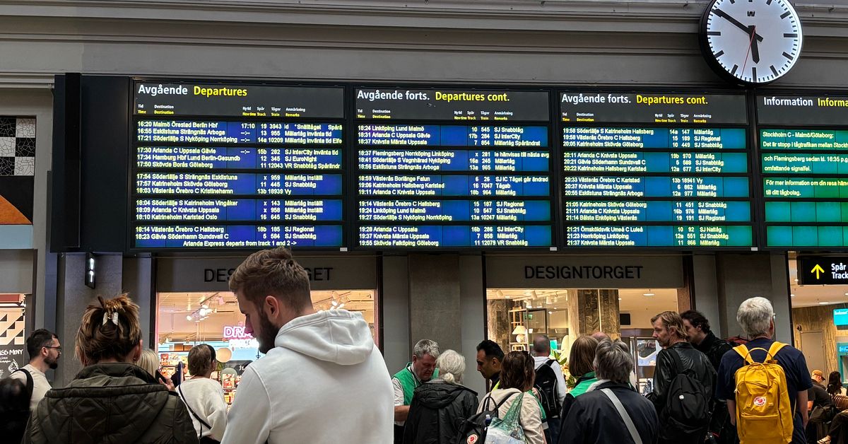 Dubbla signalfel stoppar tågtrafiken till Stockholm