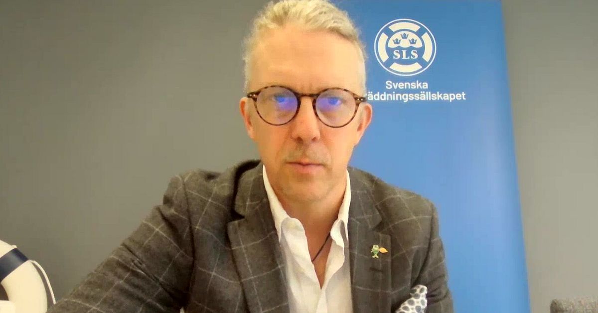 Livr&auml;ddarna varnar: Dyk inte ner i vattnet under v&auml;rmeb&ouml;lja