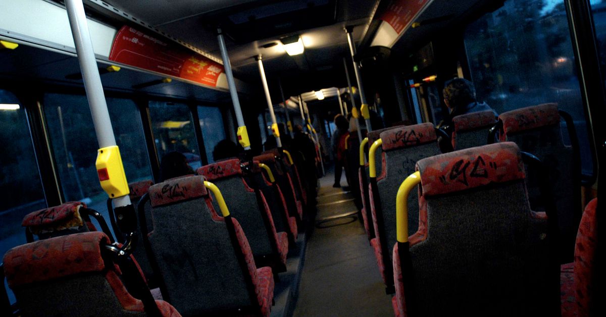 Nu f&aring;r fler busslinjer i Stockholm flexibla nattstopp