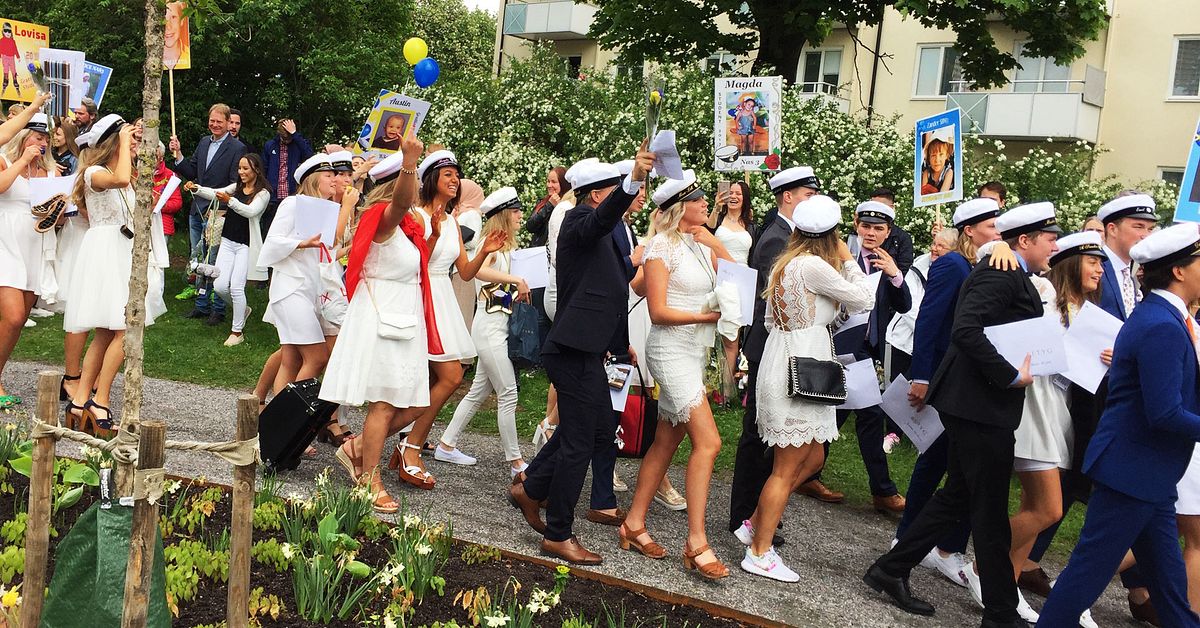 Men xolamni va uning dugonasini sikaman