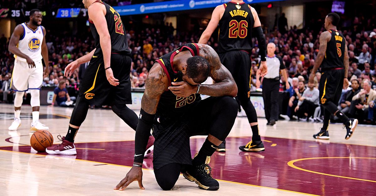 Basket: LeBron James: ”Spelade med en i princip bruten hand” | SVT Sport