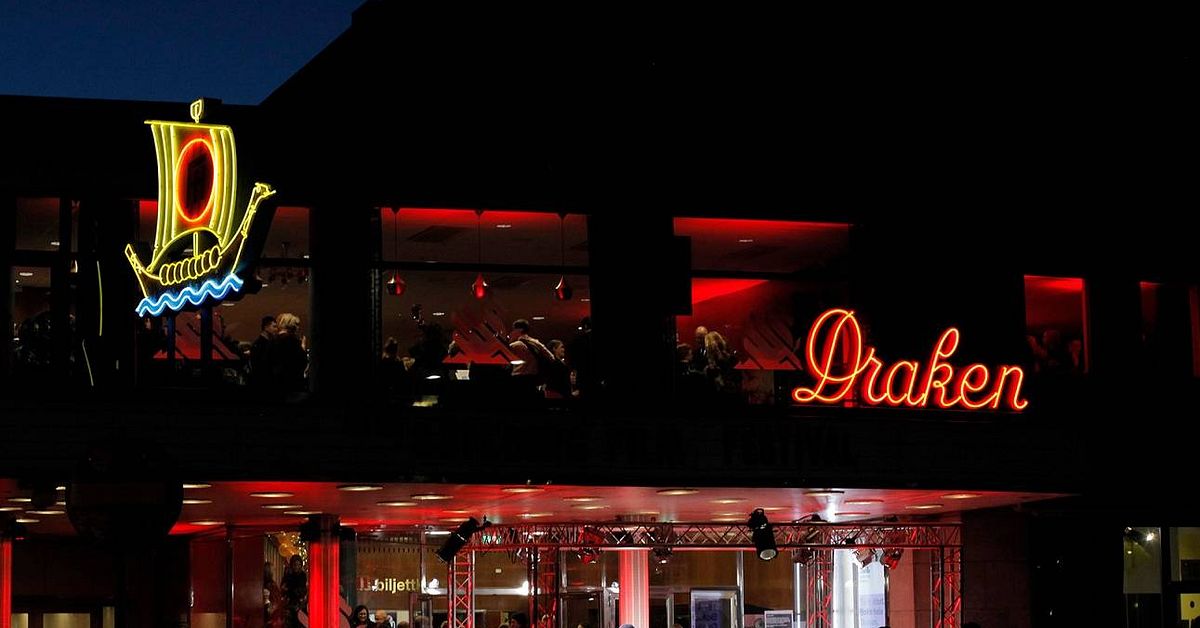 Sarkofager, slott och svarta hål Späckat program på