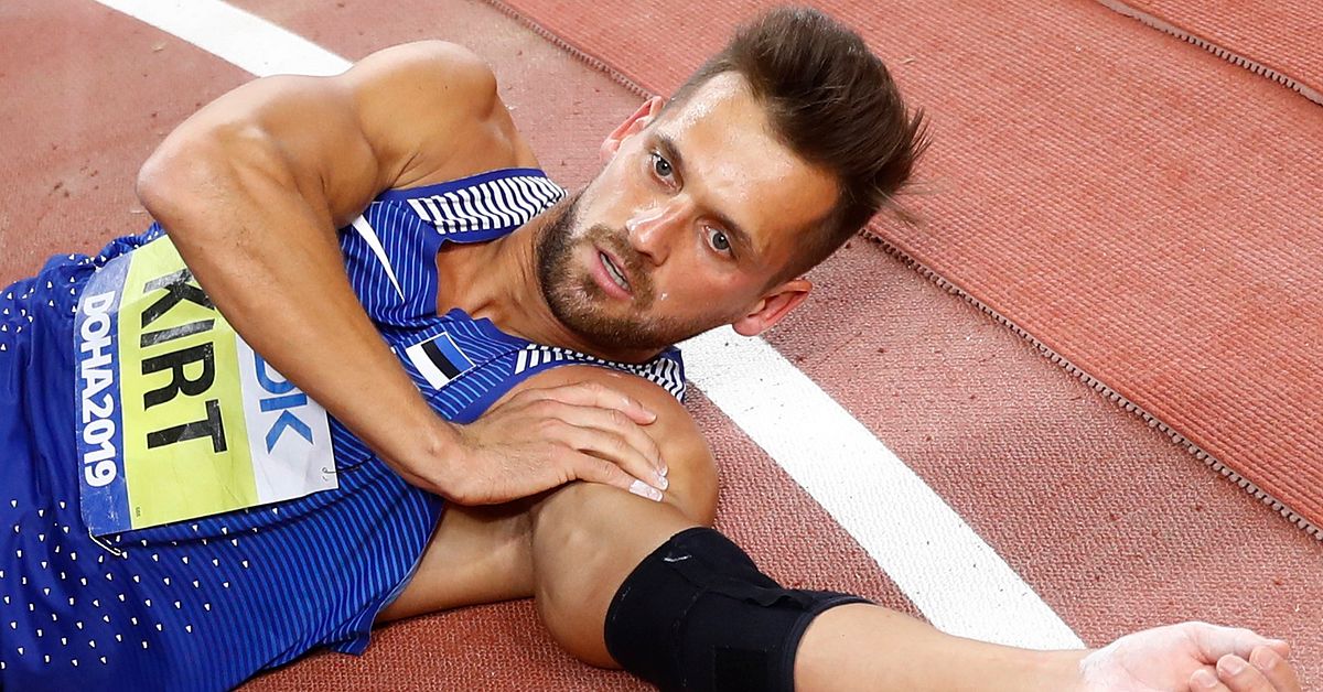 Friidrott: Silvermedaljören ut på bår: ”Insåg i luften att axeln var ur ...