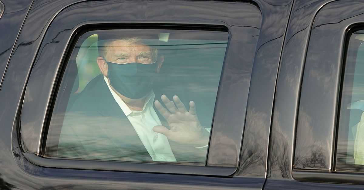 Trump har lämnat sjukhusbyggnaden tillfälligt | SVT Nyheter