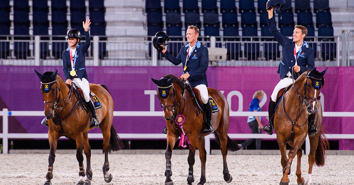 Ridsport OSguld till Sverige i laghoppningen efter rysarfinal SVT
