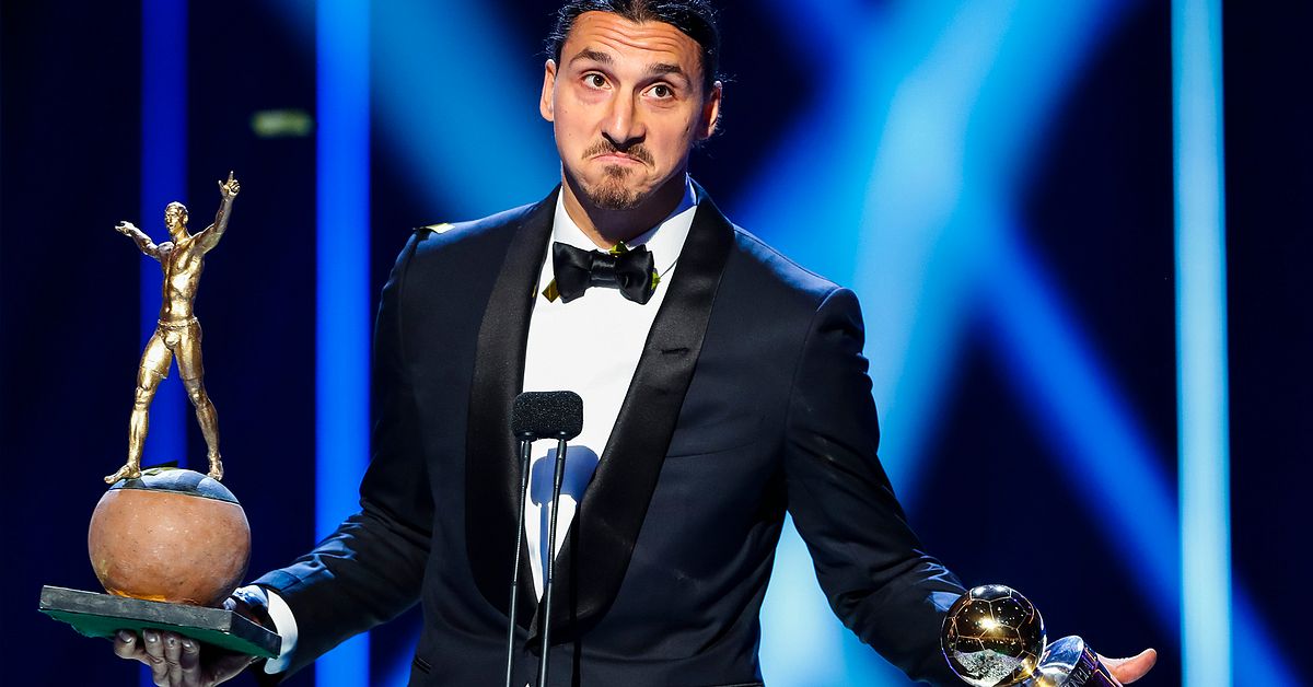 Fotboll: Zlatan Ibrahimovic får medalj av Kungen | SVT Sport